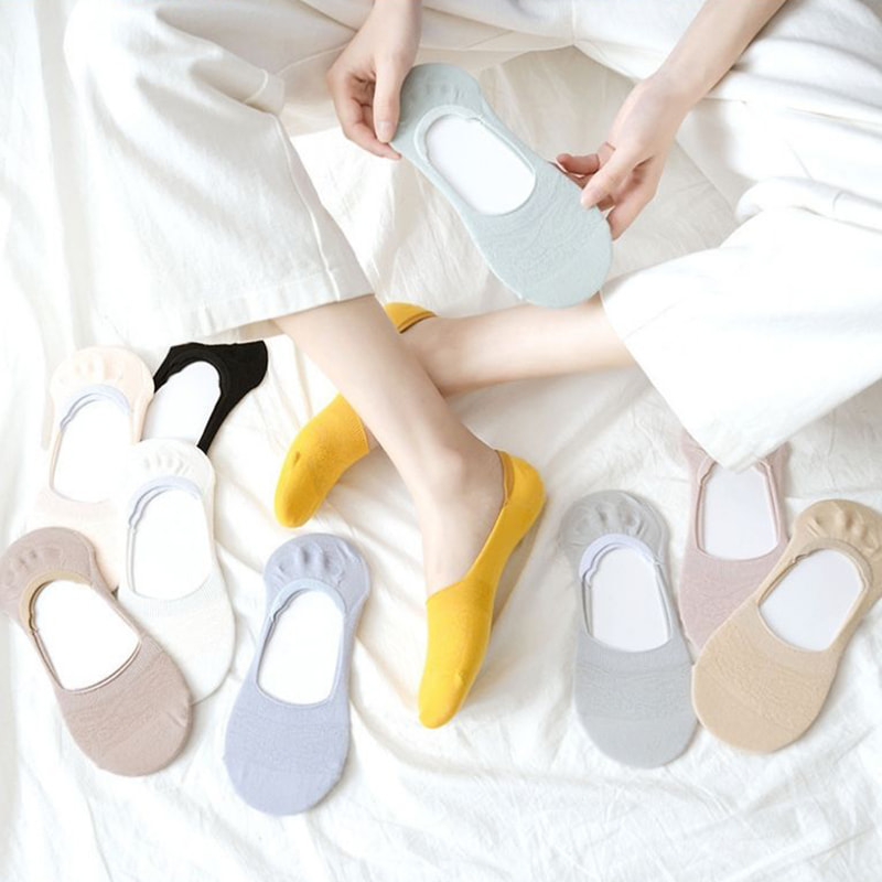 ถุงเท้าเรือสตรีสีทึบพร้อมถุงเท้ากลวงตื้น ถุงเท้าเรือสตรีสีทึบพร้อมถุงเท้ากลวงตื้น