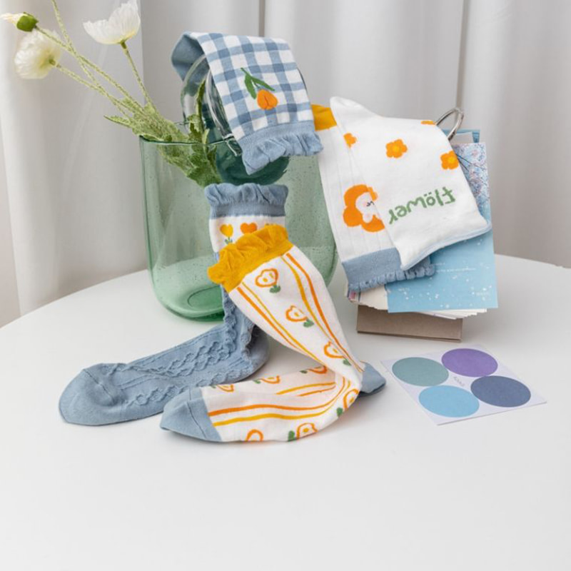 ถุงเท้าท่อกลางสำหรับเด็กเทรนด์ถุงเท้าการ์ตูนญี่ปุ่นเวอร์ชั่นเกาหลีถุงเท้าของผู้หญิงบางฤดูกาล ถุงเท้าท่อกลางสำหรับเด็กเทรนด์ถุงเท้าการ์ตูนญี่ปุ่นเวอร์ชั่นเกาหลีถุงเท้าของผู้หญิงบางฤดูกาล