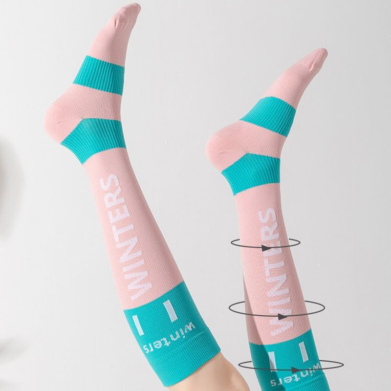 กล้ามเนื้อกีฬาสามารถบีบอัดถุงเท้าสำหรับการออกกำลังกายระดับมืออาชีพของผู้หญิงวิ่ง, ข้ามเชือก, ความกดดัน, ขาที่เพรียวบาง, ถุงเท้าลูกวัว กล้ามเนื้อกีฬาสามารถบีบอัดถุงเท้าสำหรับการออกกำลังกายระดับมืออาชีพของผู้หญิงวิ่ง, ข้ามเชือก, ความกดดัน, ขาที่เพรียวบาง, ถุงเท้าลูกวัว