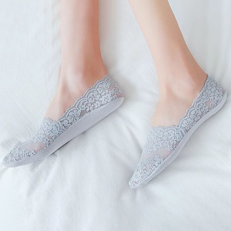 ถุงเท้าเรือลูกไม้สำหรับผู้หญิงในฤดูใบไม้ผลิและฤดูร้อนบาง, ตัดต่ำ, ถุงเท้าที่มองไม่เห็นในปากตื้น, การแอนตี้ซิลิโคน